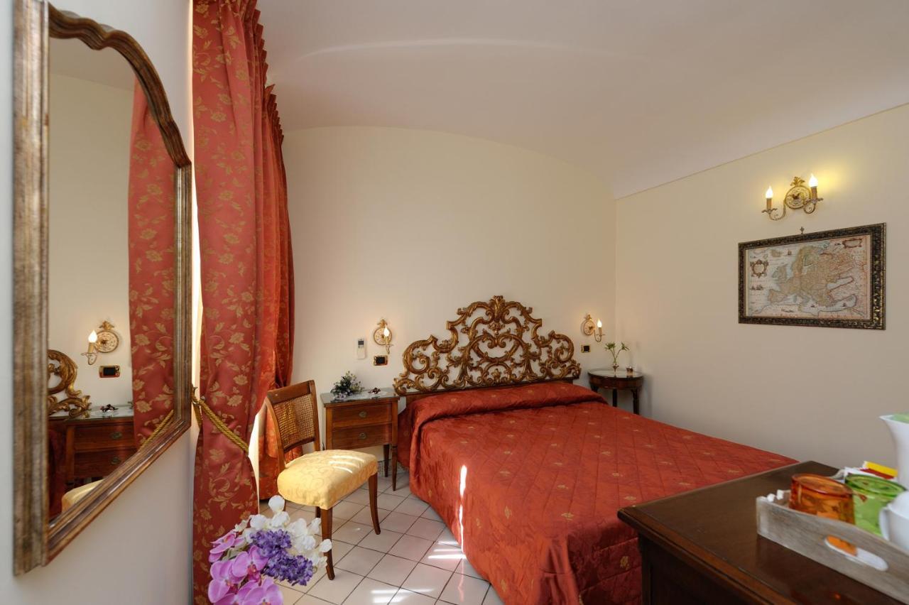 Amalfi Old Square Room & Apartments Luaran gambar