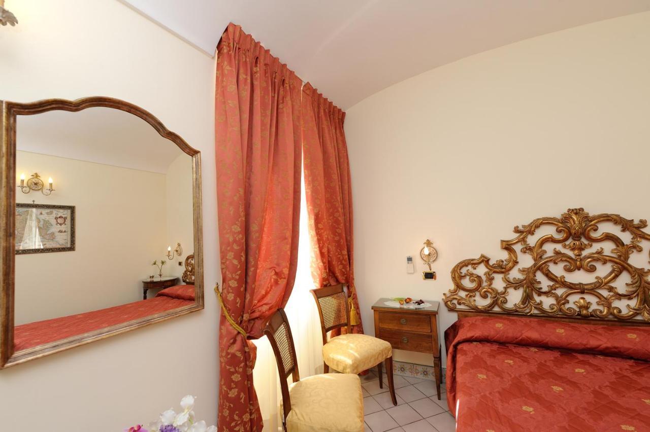 Amalfi Old Square Room & Apartments Luaran gambar