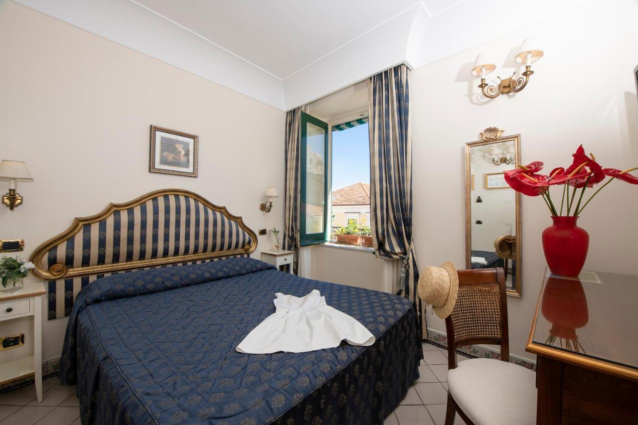 Amalfi Old Square Room & Apartments Luaran gambar